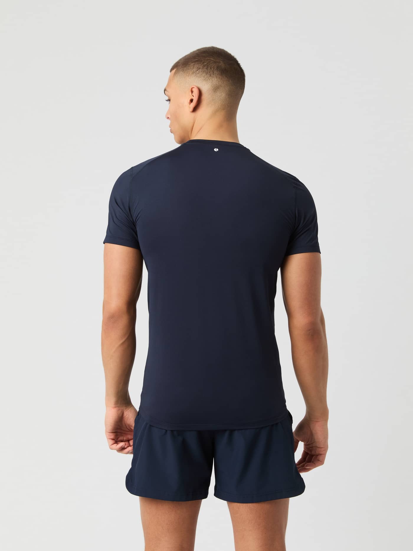 Borg Athletic T-Shirt i Night sky (Marineblå) set bagfra med en funktionel pasform til intens træning. - Image 2