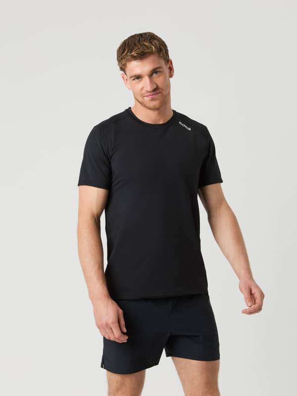 Borg Athletic T-Shirt i Black Beauty (Svart) för herrar sedd framifrån med en vit logotyp, perfekt för träning.