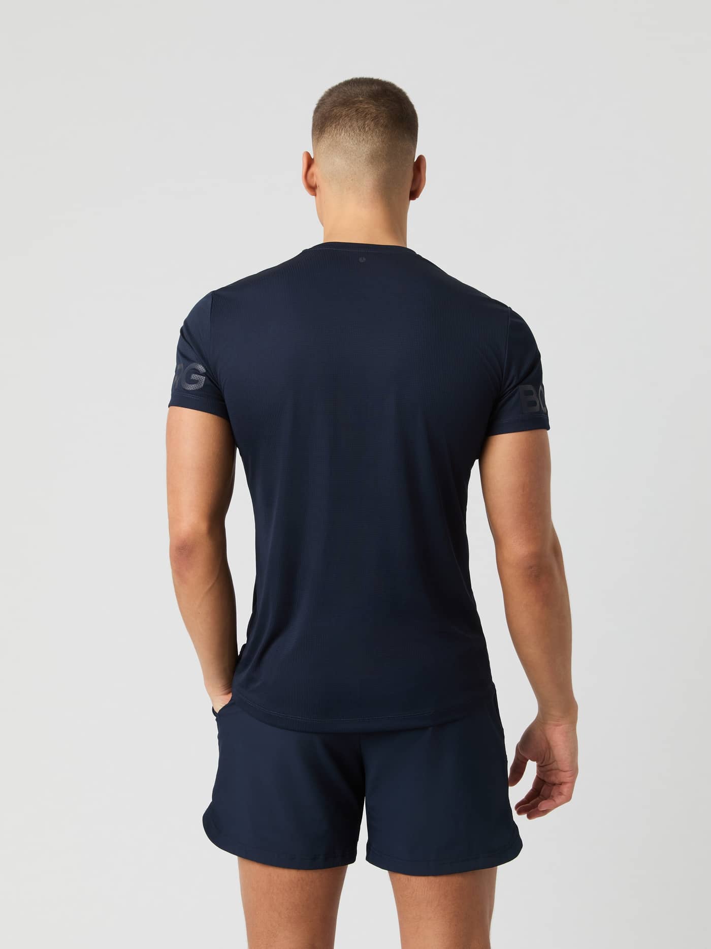 Borg Light T-Shirt i Night sky (Marineblå) set bagfra, ideel til træning og tennis. - Image 2