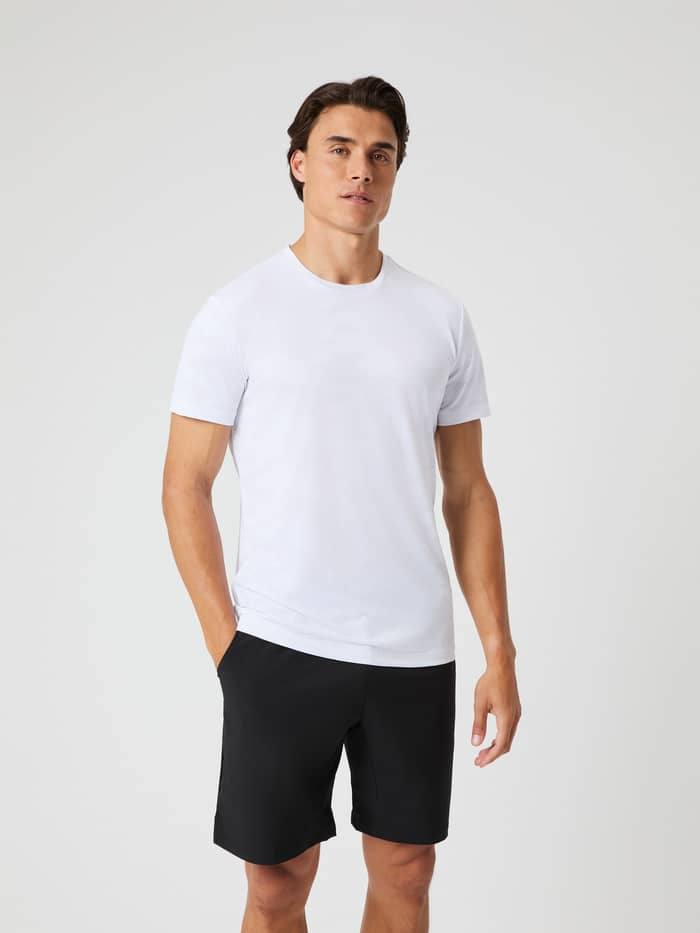 Borg Performance T-Shirt i Brilliant White (Hvid) set forfra i almindelig pasform til træning og tennis.