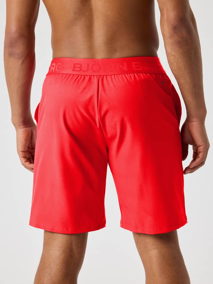 Vue arrière du Borg Shorts 9 Inch en Flame Scarlet (Rouge), doté d'une taille à logo ton sur ton pour le training. - Image 2