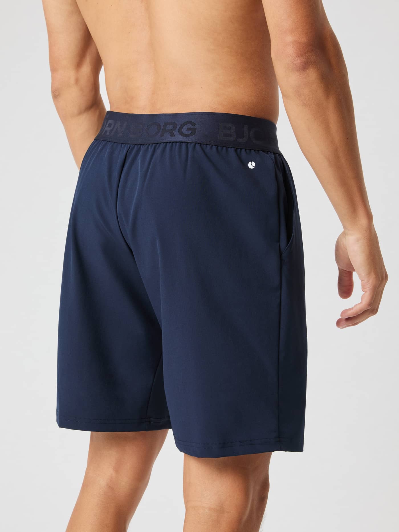 Borg Shorts 9 Inch i Night Sky (Marineblå) sett bakfra, treningsshorts i resirkulert polyesterfiber med logolinning. - Image 2