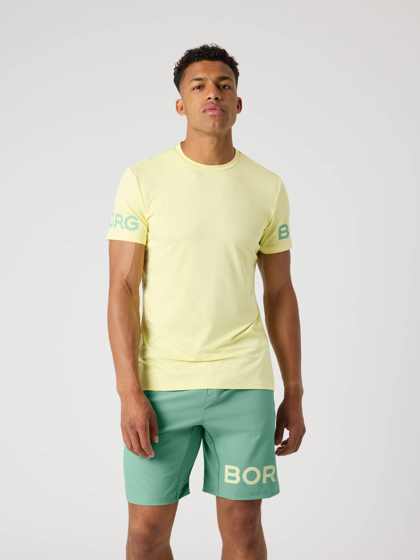 Borg T-Shirt i Lemonade (Gul) set forfra, designet med fokus på stil og funktion til din næste træning. - Image 2