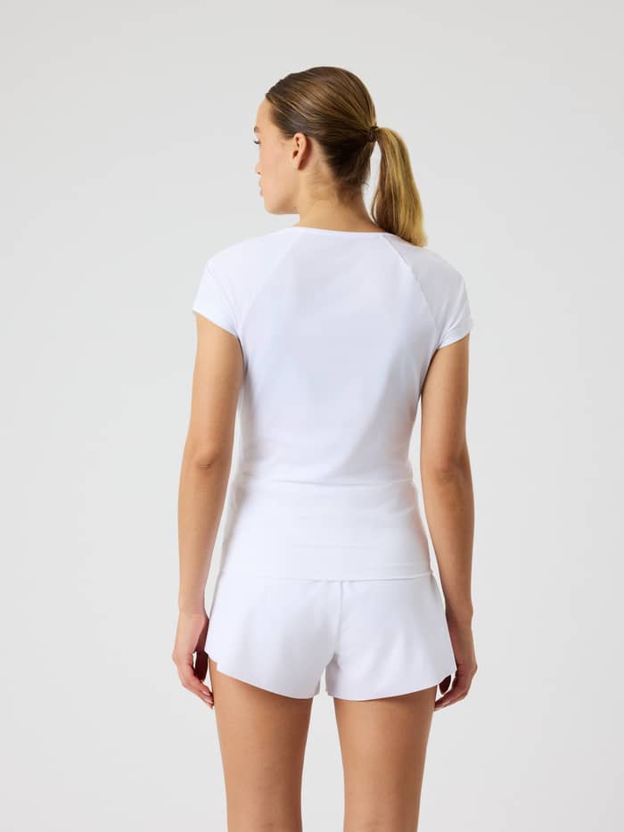 Achteraanzicht van het Björn Borg Ace V-Neck T-Shirt in Brilliant White (Wit) met een stijlvolle, slanke tennispasvorm. - Image 2