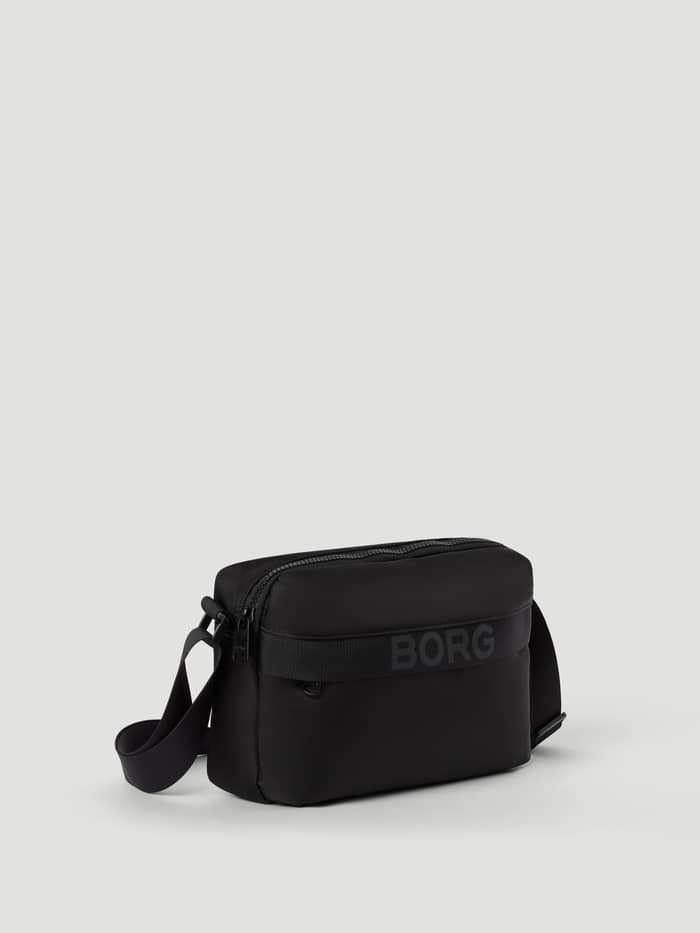 Borg Classic Crossover Bag 2,5 L in Black Beauty (Zwart) van gerecycled polyester met een ton-sur-ton zwart logo. - Image 2
