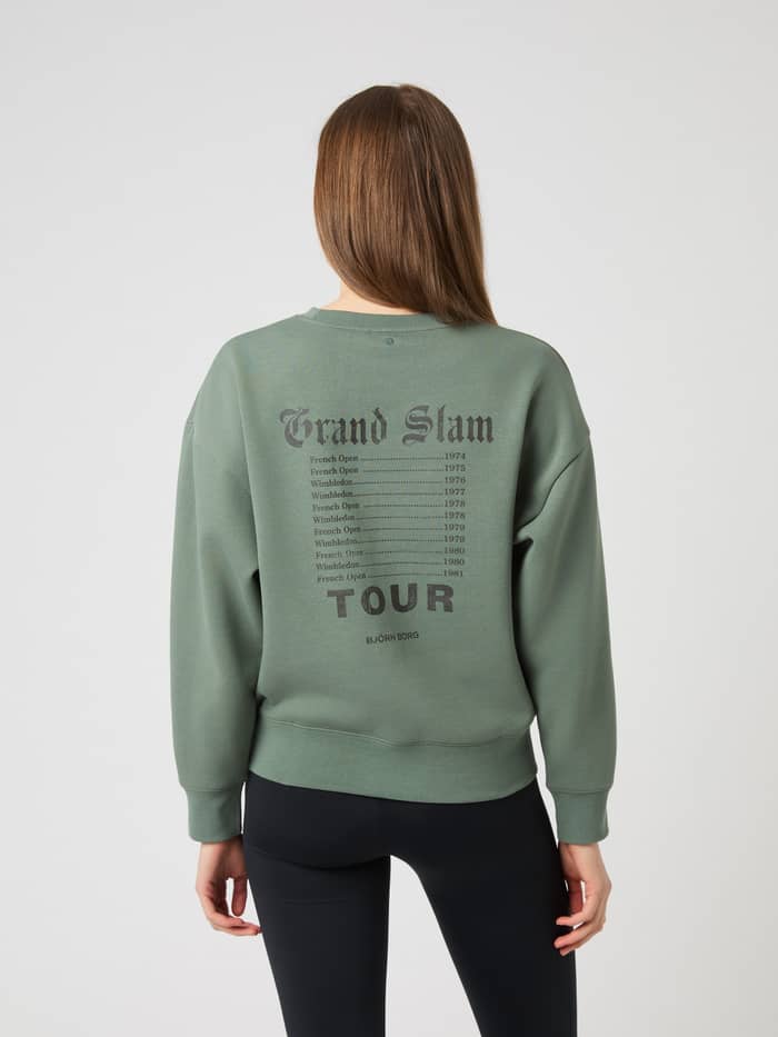 Oversized Borg Boyfriend Sweatshirt in Agave Green (Groen), achteraanzicht met Grand Slam TOUR graphic en stijlvolle pasvorm.