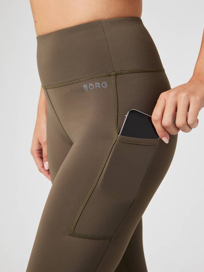 Seitliche Handytasche der Borg Running Tights in Crocodile (Braun) mit schmaler Passform für stilsicheres Laufen. - Image 4