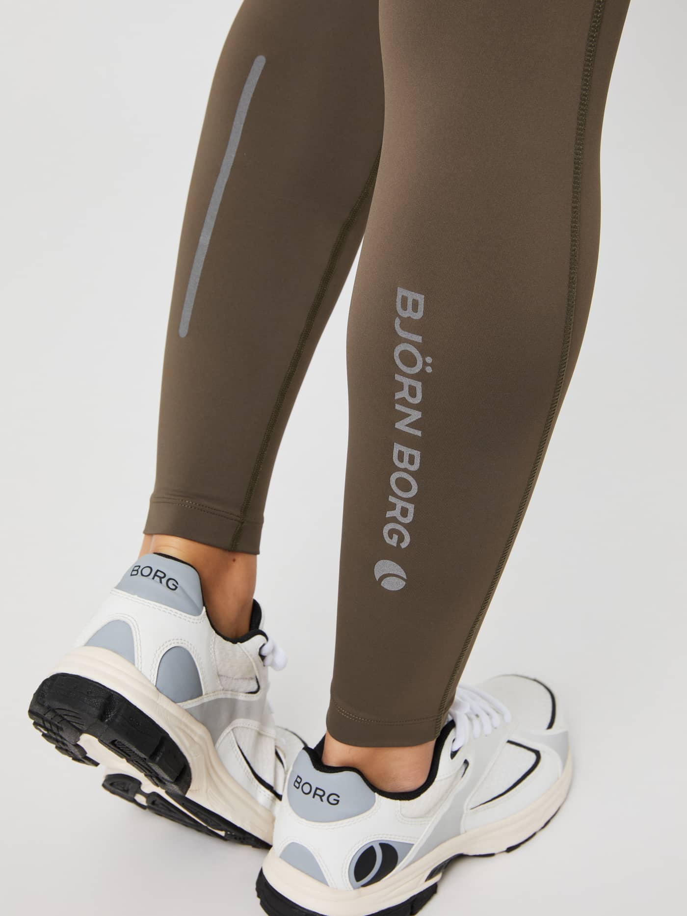 Logo réfléchissant sur le Borg Running Tights en Crocodile (Marron), coupe ajustée et performante pour le running. - Image 5