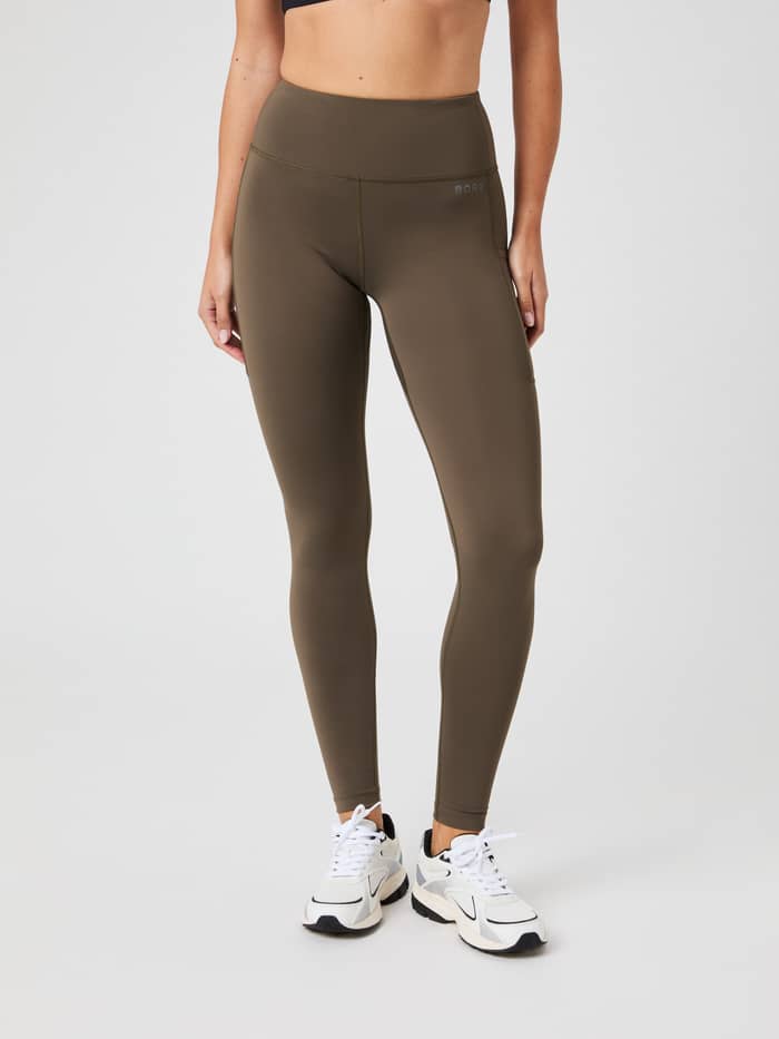 Vorderansicht der schmalen Borg Running Tights in Crocodile (Braun) für Frauen zum Laufen und Trainieren. - Image 1