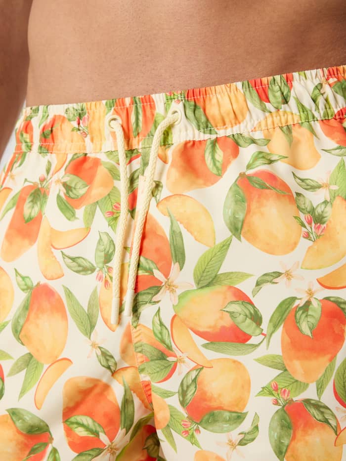 Borg Print Swim Shorts in Summer Peach 1 (groen, oranje en geel) met een fruitprint en trekkoord van dichtbij. - Image 5