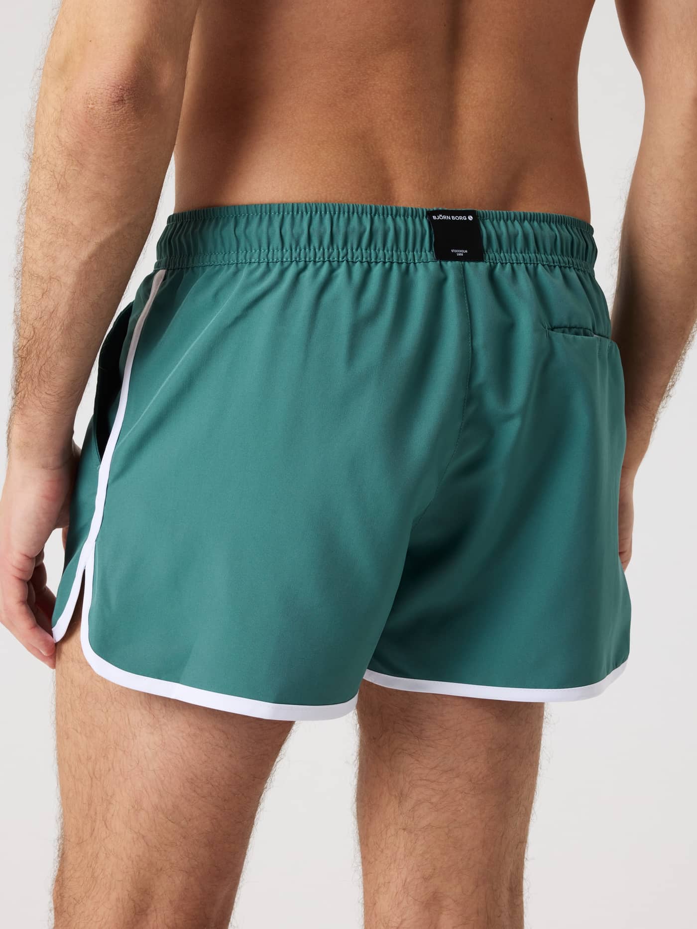 Borg Retro Swim Shorts in Blue Spruce (Grün) mit schwarzem Logo am Bund in der Rückansicht. - Image 2