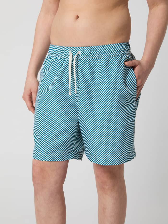 Borg Print Swim Shorts til børn i Candy Stripe 2 (Blå) med stribet mønster og almindelig pasform set forfra. - Image 2