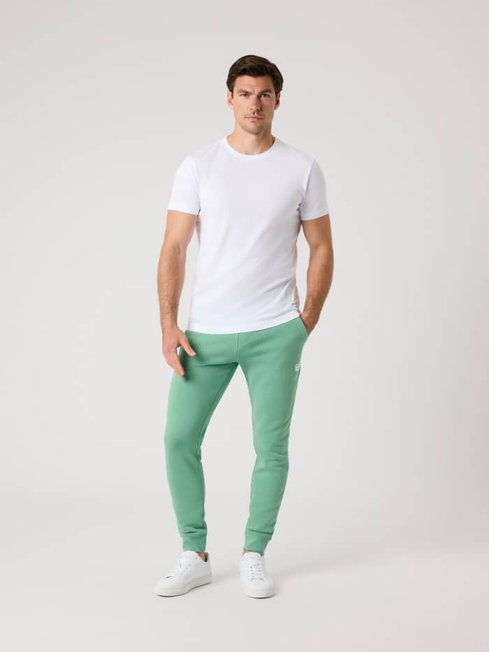 Volledig vooraanzicht van een man in het Björn Borg Centre T-Shirt in Brilliant White (Wit) van zacht katoen. - Image 3
