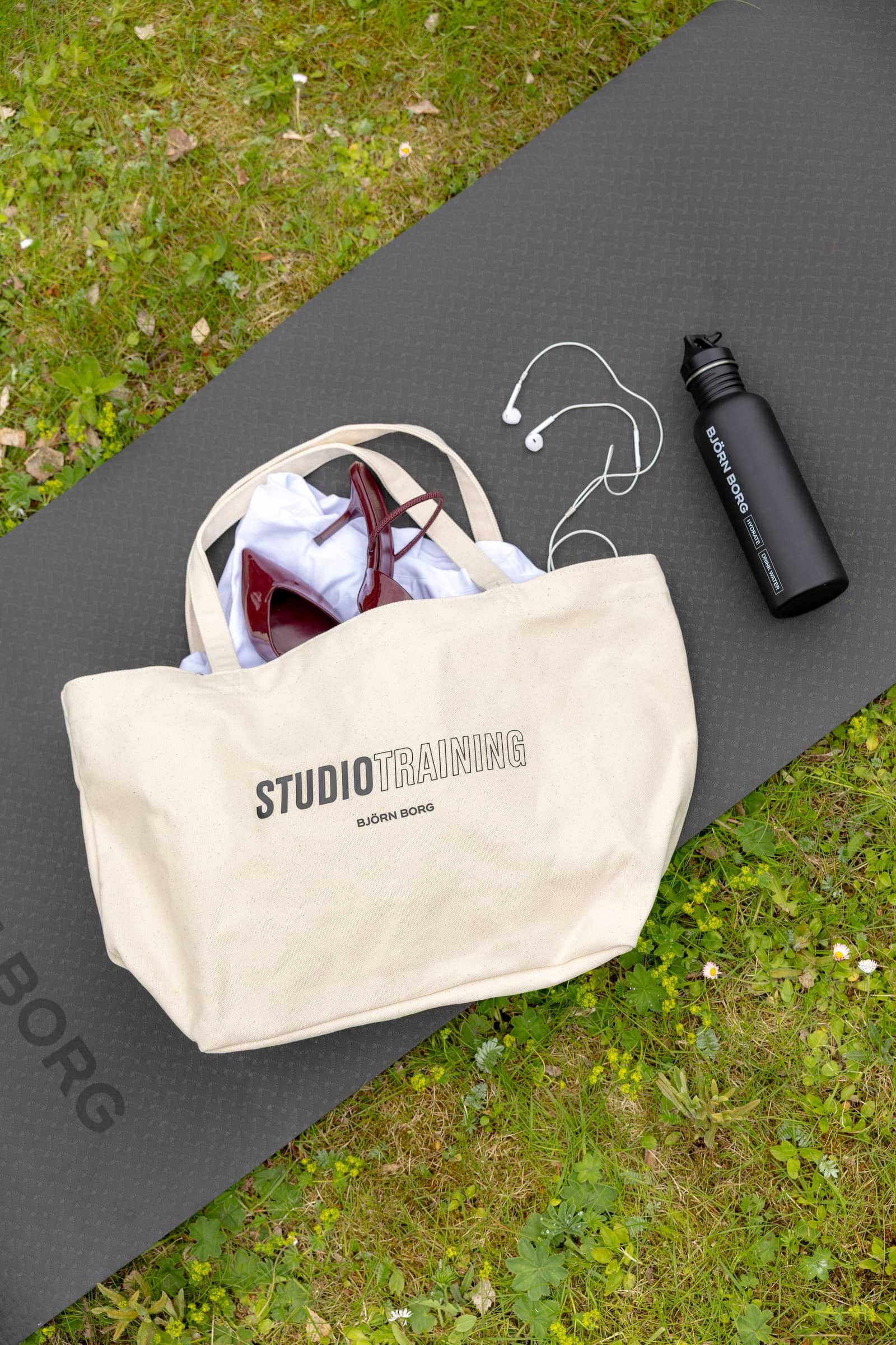 Björn Borg - Borg Canvas Tote 28L Egret Women - Image 1