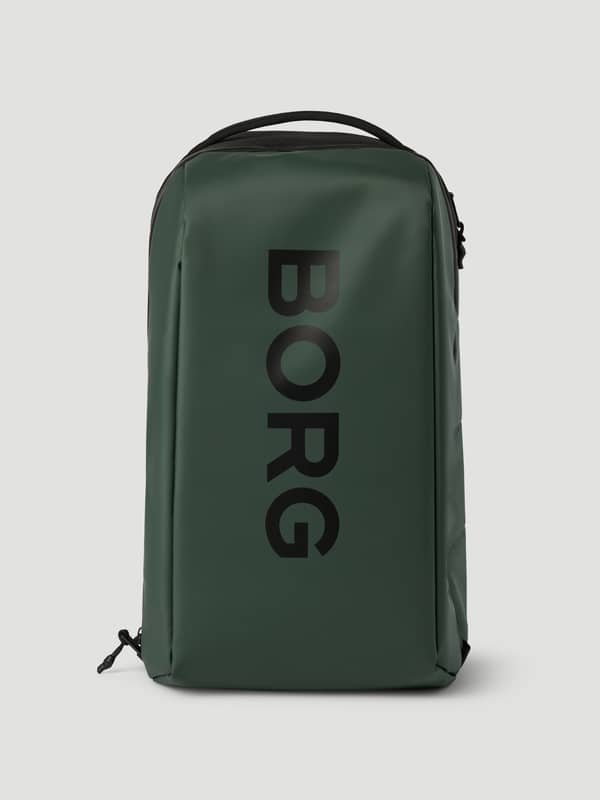 Travel City Backpack 30L i Mountain View (Grön) sedd framifrån med en stor svart logotyp.