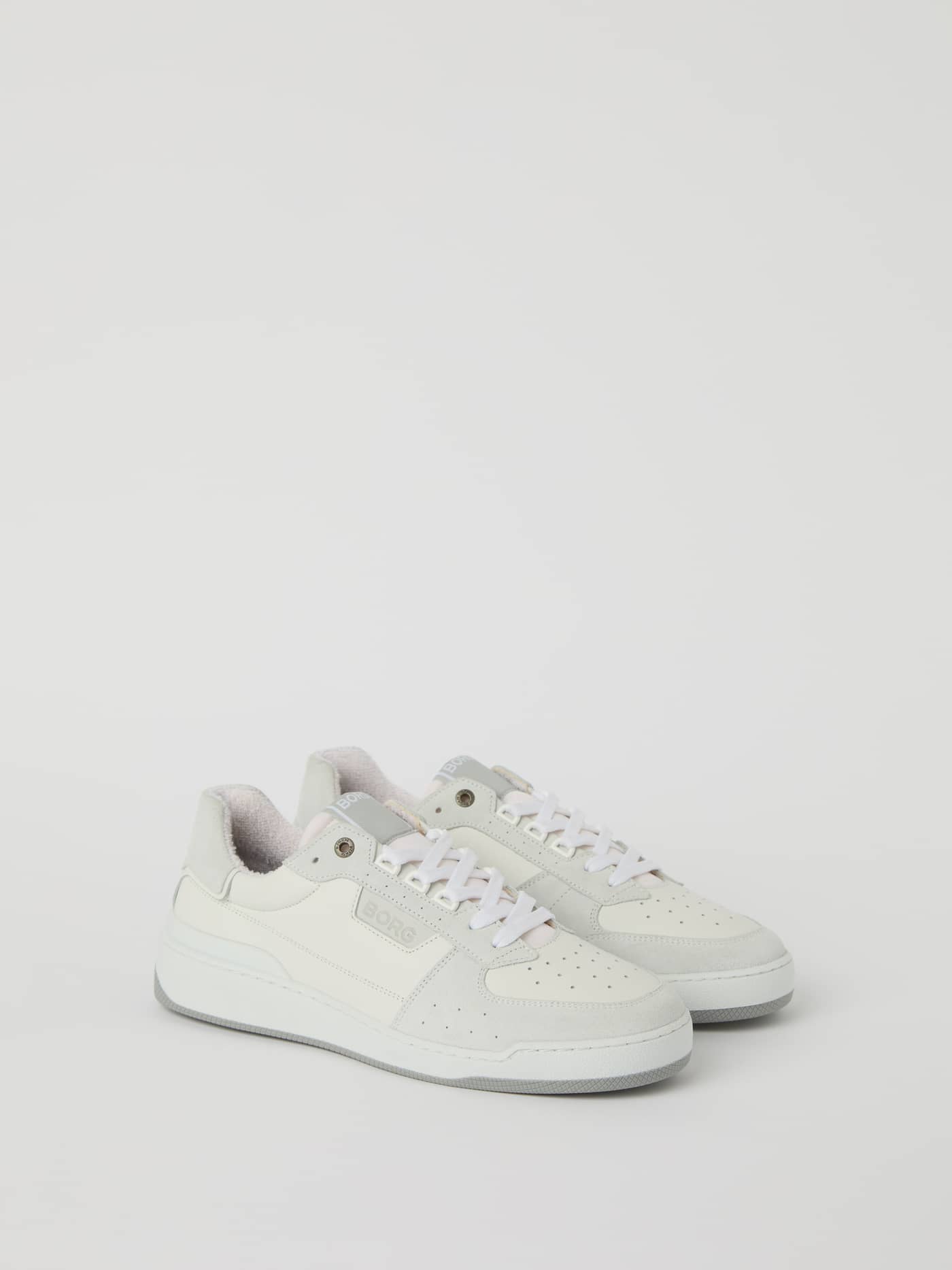 Men’s Baseline Sneakers blanches en cuir de vache et nylon avec logo BORG gris et bout perforé style tennis. - Image 1
