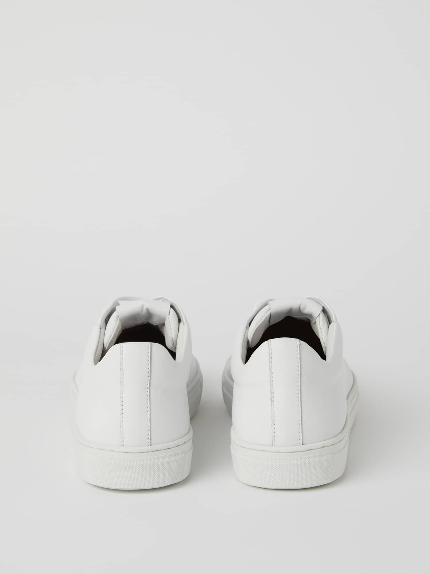 Back view of the Björn Borg Women's Classic Leather Sneakers in white, featuring a premium cow leather construction. - Image 2