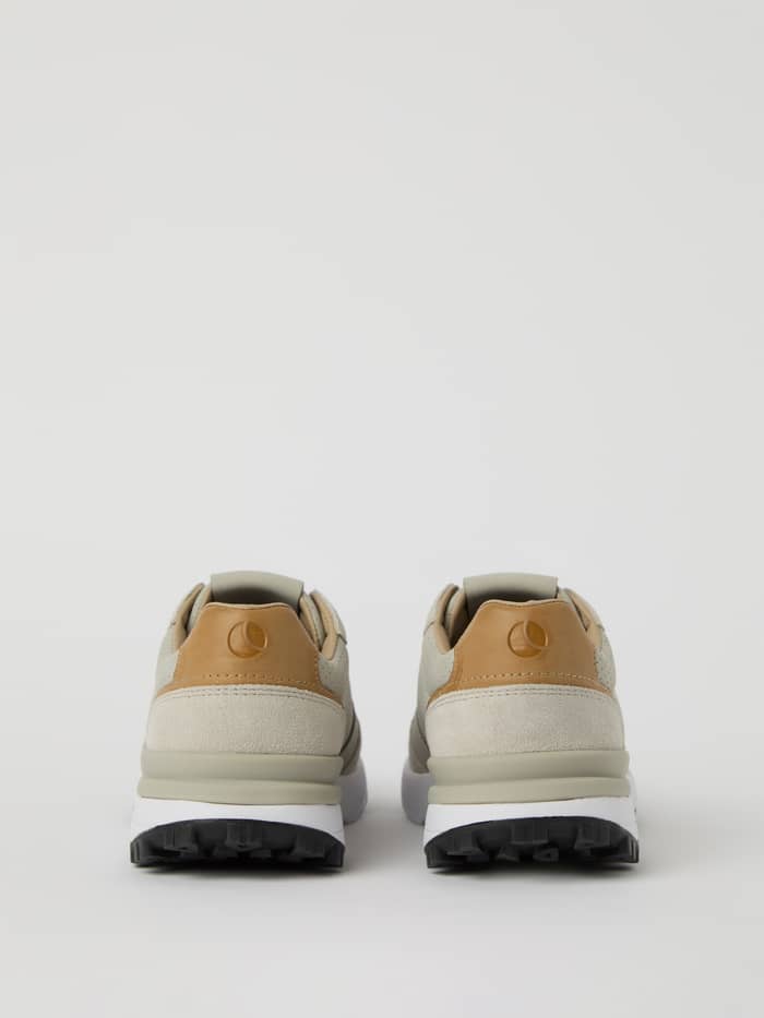 Back view of the Björn Borg Men’s Sneakers R2400 in grey, featuring a supportive heel for stable running performance. - Image 2