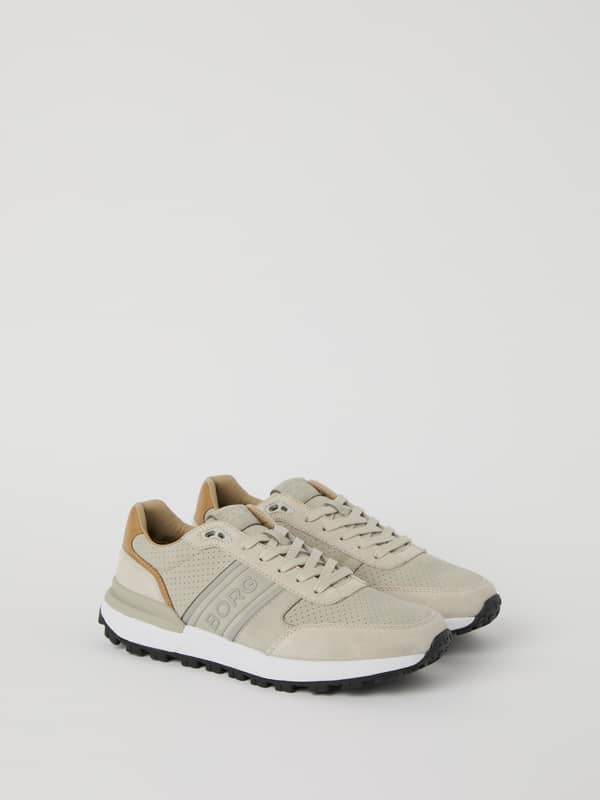 Men’s Sneakers R2400 i Light Grey (Grå) med löparstil, ton-i-ton-logotyp och perforerat nubuckläder.