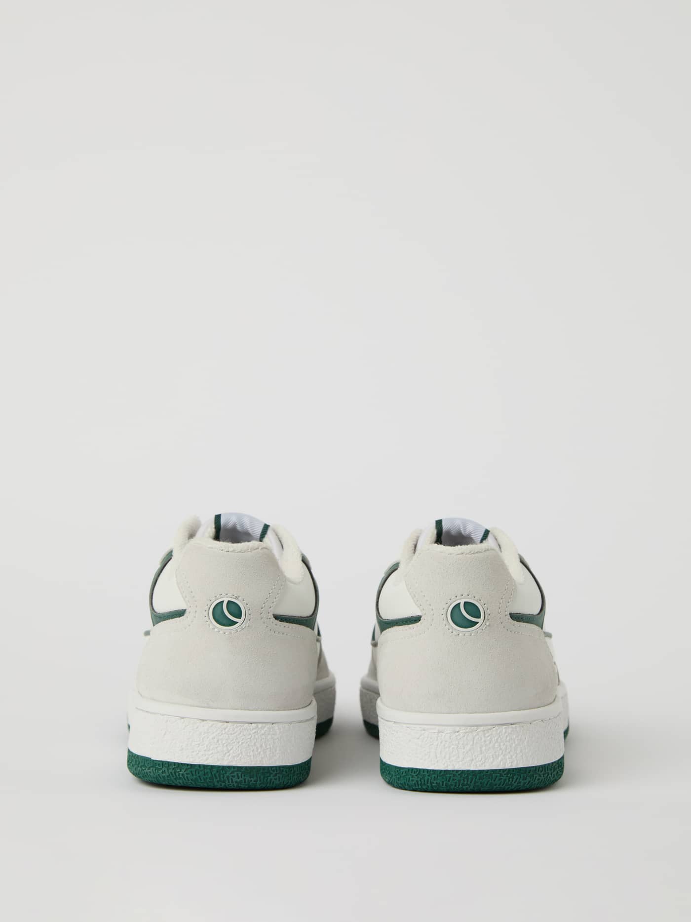 Men’s Sneakers T3100 i Hvid set bagfra med grønt tennislogo og slidstærkt læder. - Image 3