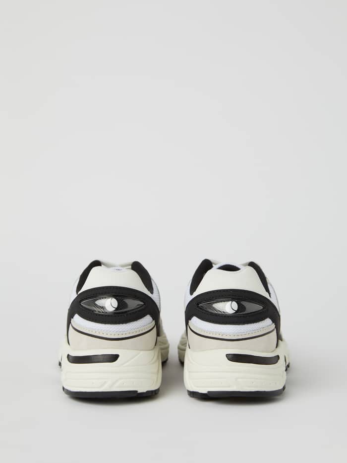 Women's Alley Sneakers i Hvid set bagfra med en støttende hæl for stabilitet og running performance. - Image 3
