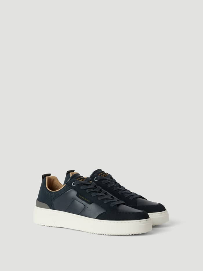 Men’s Breakpoint Sneakers in Navy featuring synthetic leather, suede, and a gold logo for tennis-inspired style and function.