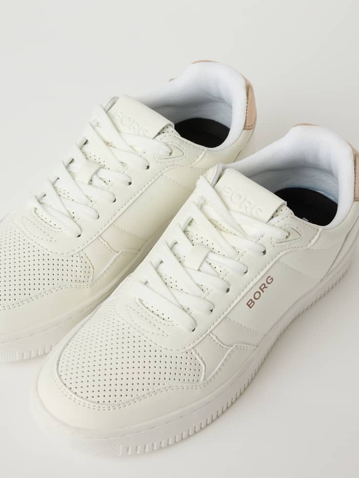 Witte Björn Borg Women’s Sneakers T2020 van synthetisch leer met rosé gouden logo's en een tennis-geïnspireerde pasvorm. - Image 2