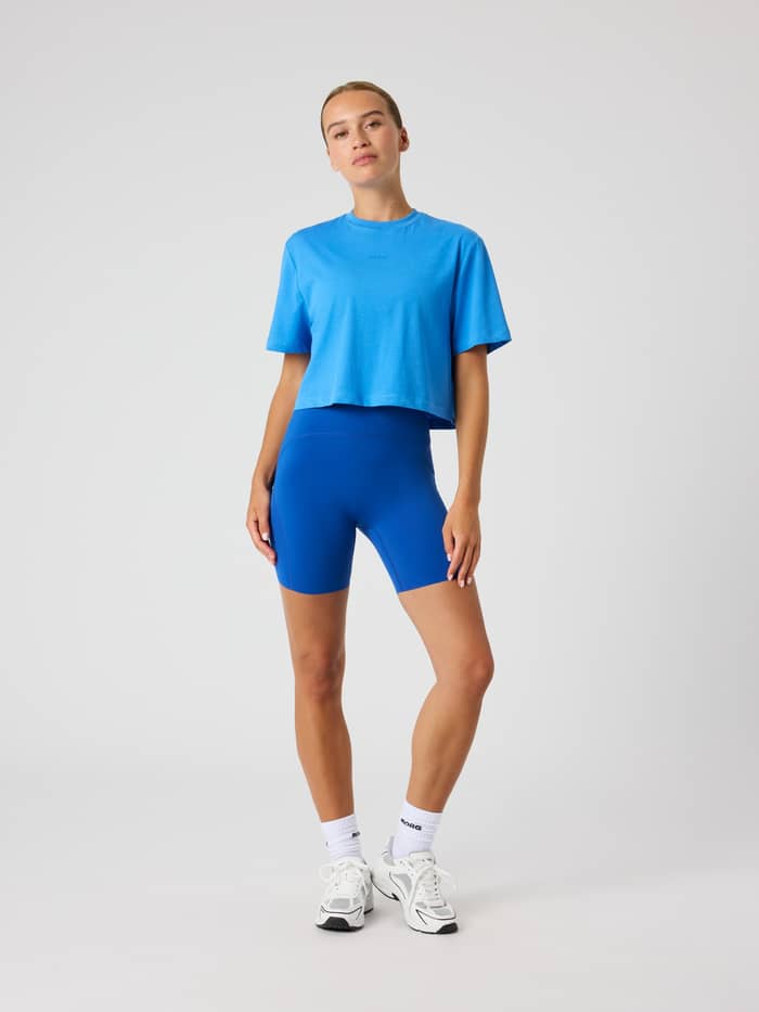 Studio Oversized Cropped T-Shirt in Palace Blue (Blauw) van zacht katoen voor training, getoond in vooraanzicht. - Image 3