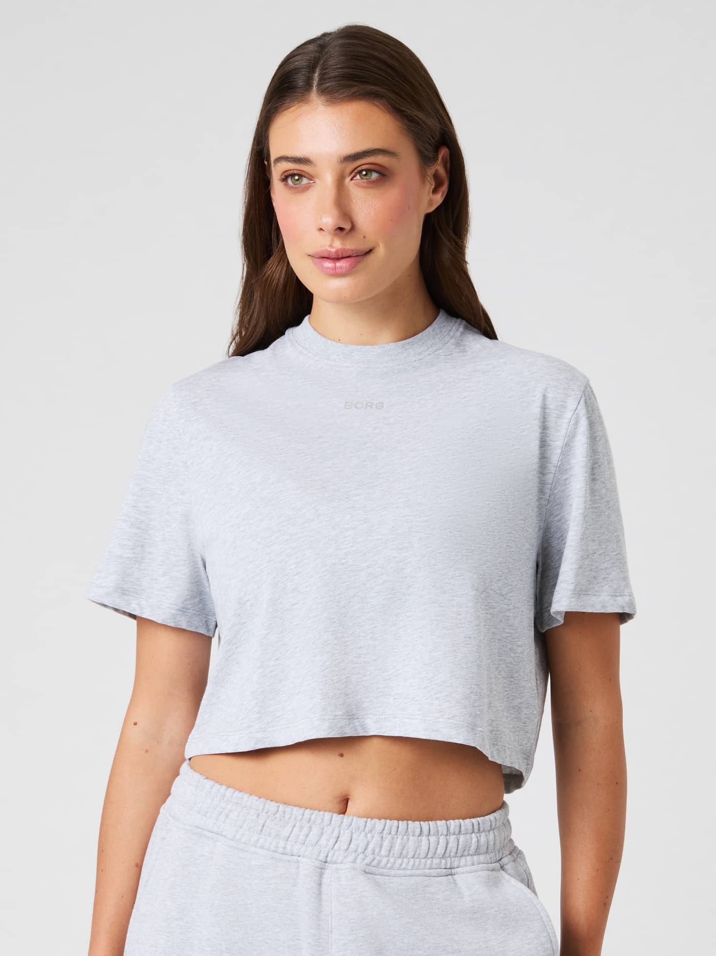 Studio Oversized Cropped T-Shirt in Light Grey Melange (Grijs) voor training, vooraanzicht met losse pasvorm voor dames. - Image 4