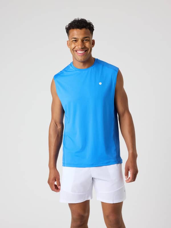 Vue de face : Ace Mesh Panel Tank Palace Blue (Bleu) pour homme, tennis et entraînement, logo blanc, polyester recyclé.