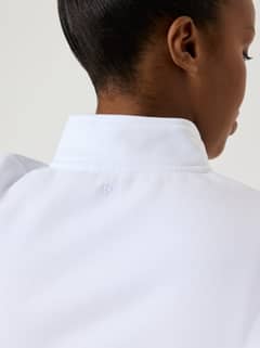 Vue arrière de l'Alice Stenlöf Halfzip Sweatshirt en Brilliant White (Blanc) avec logo ton sur ton au niveau de la nuque. - Image 10