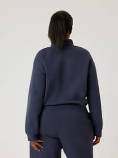 Alice Stenlöf Halfzip Sweatshirt i Graphite (Blå) set bagfra med en afslappet pasform til kvinder. - Image 9