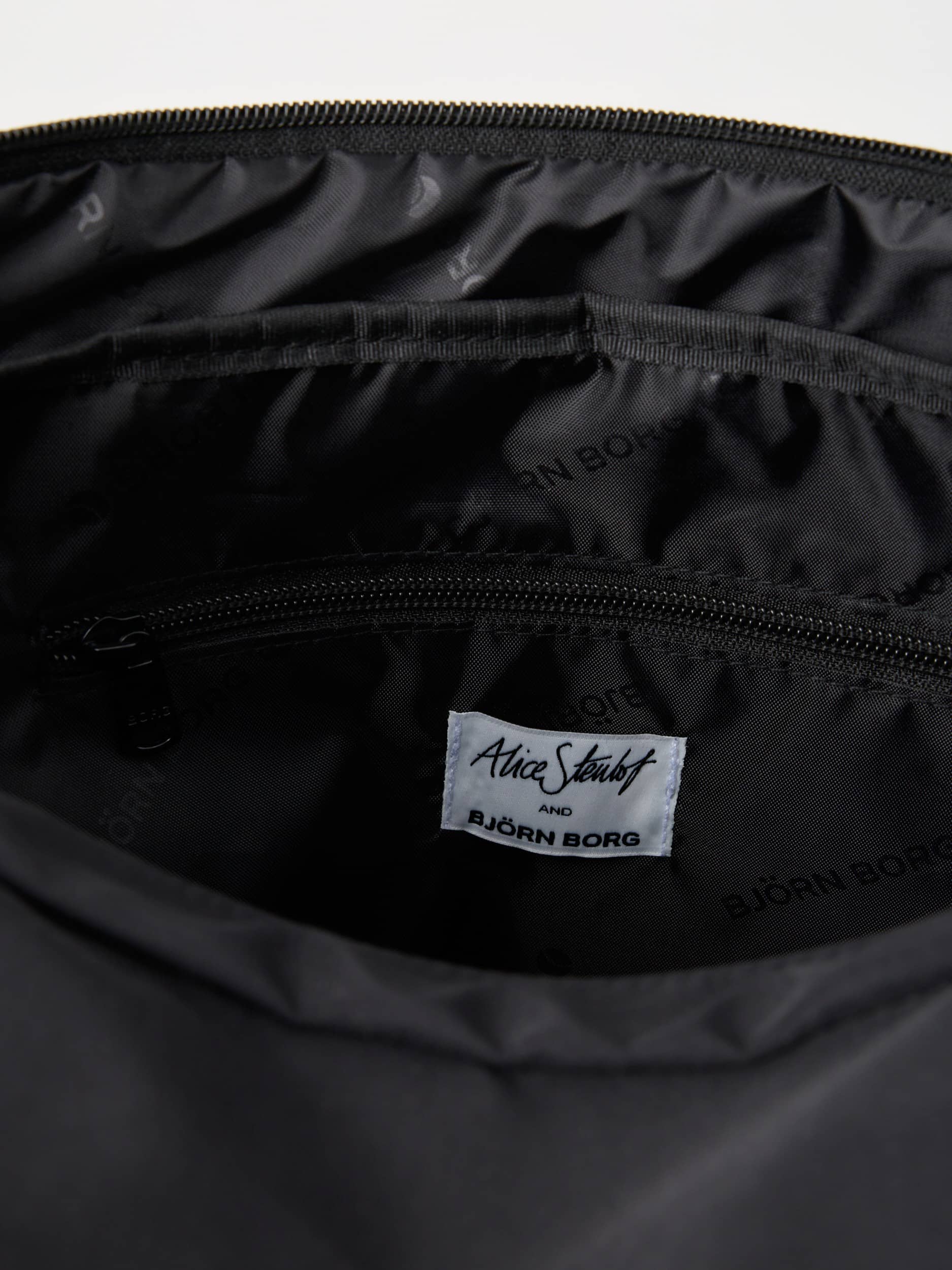 Alice Stenlöf Shoulder Bag 20L - Unisex - Black Beauty | Björn Borg