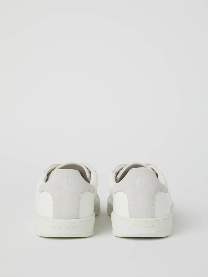 Back view of the white Men’s sneakers T2500 featuring a tonal logo on the suede heel and classic tennis silhouette. - Image 3