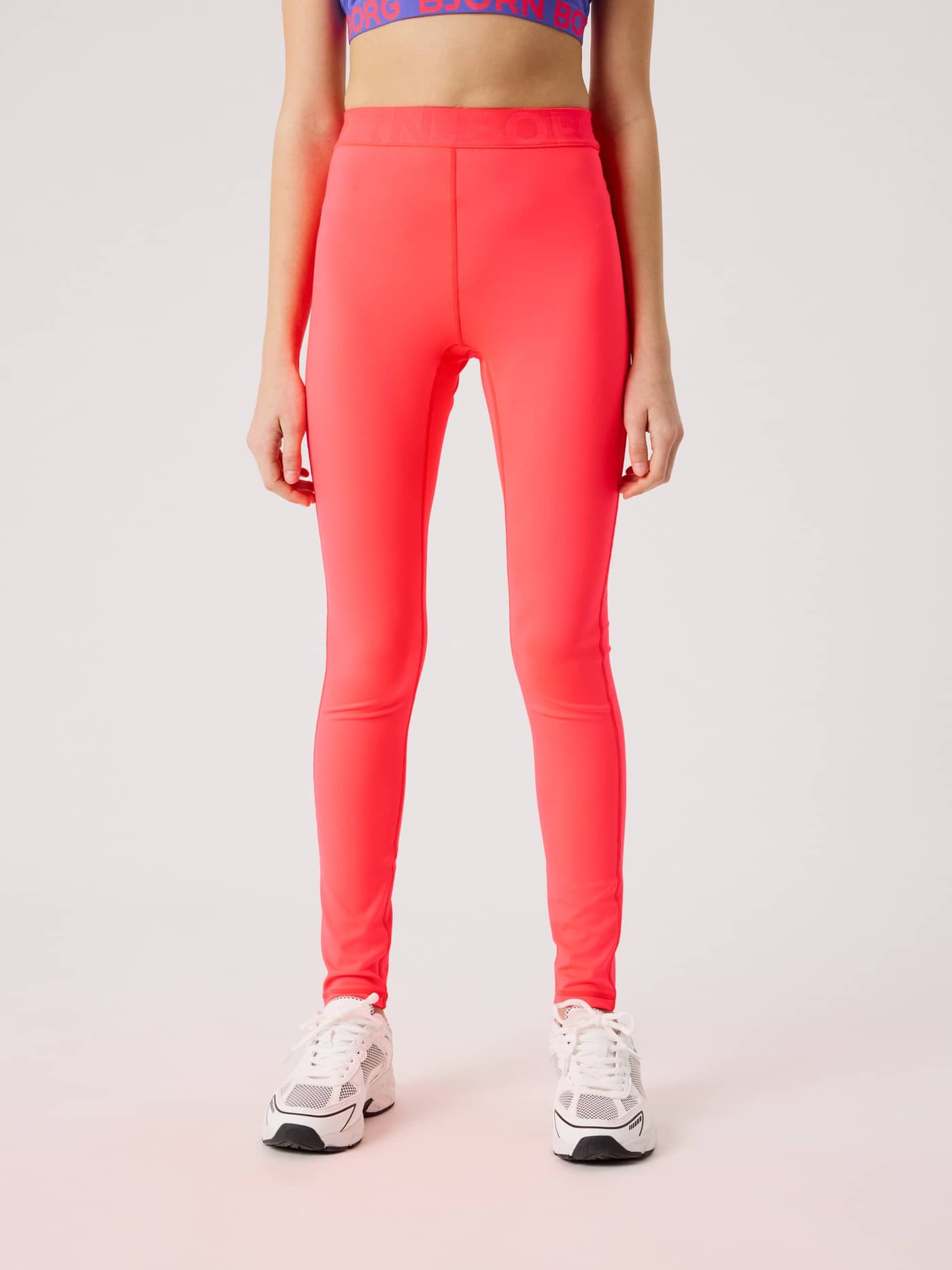 Vista frontal de Borg Leggings para kids en Diva Pink (Rosa) con un ajuste slim ideal para entrenamiento. - Image 2