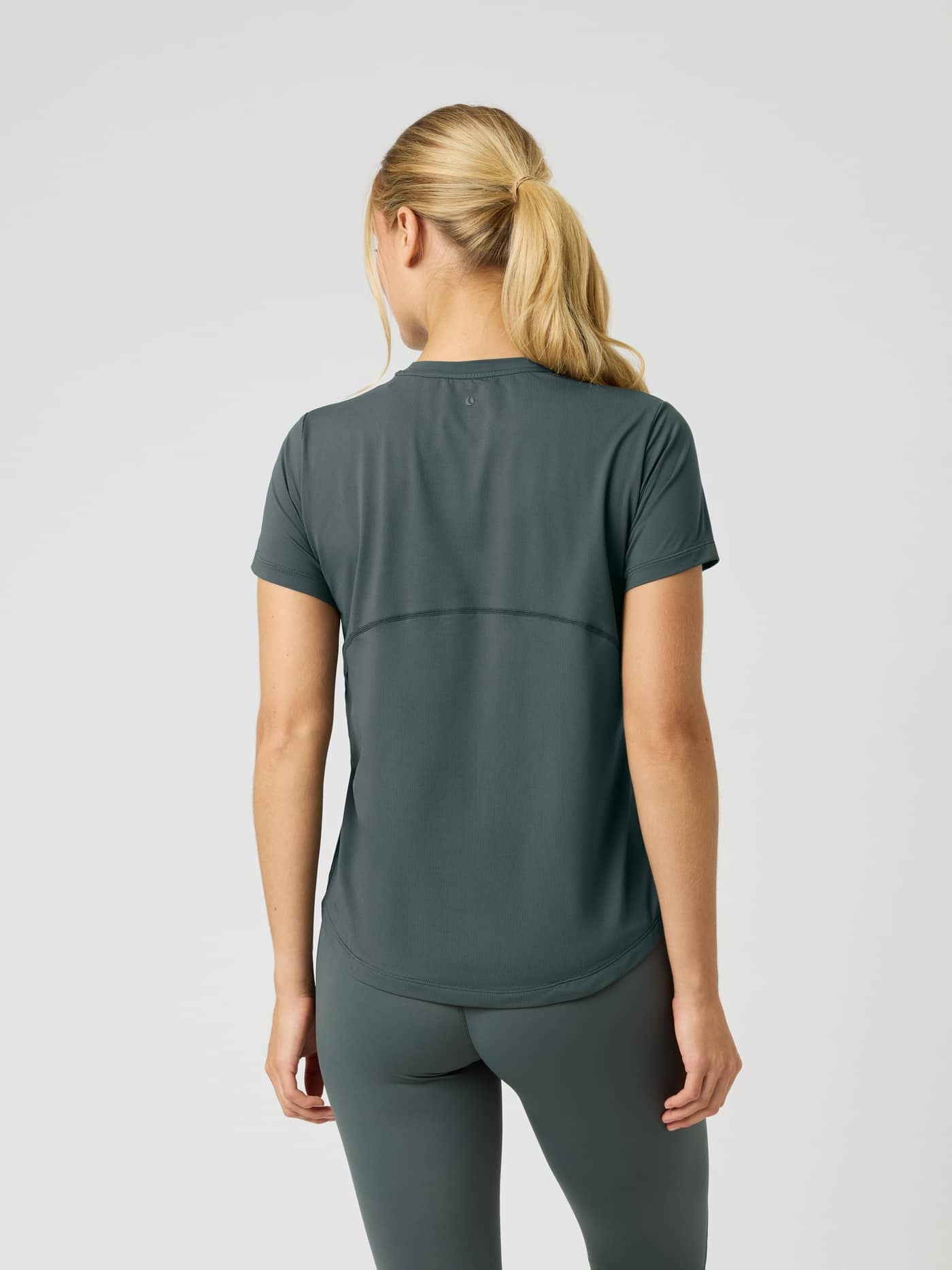 Back view of the Borg Sports T-Shirt in Urban Chic (Green) showing a detailed back seam for a functional training fit. - Image 2