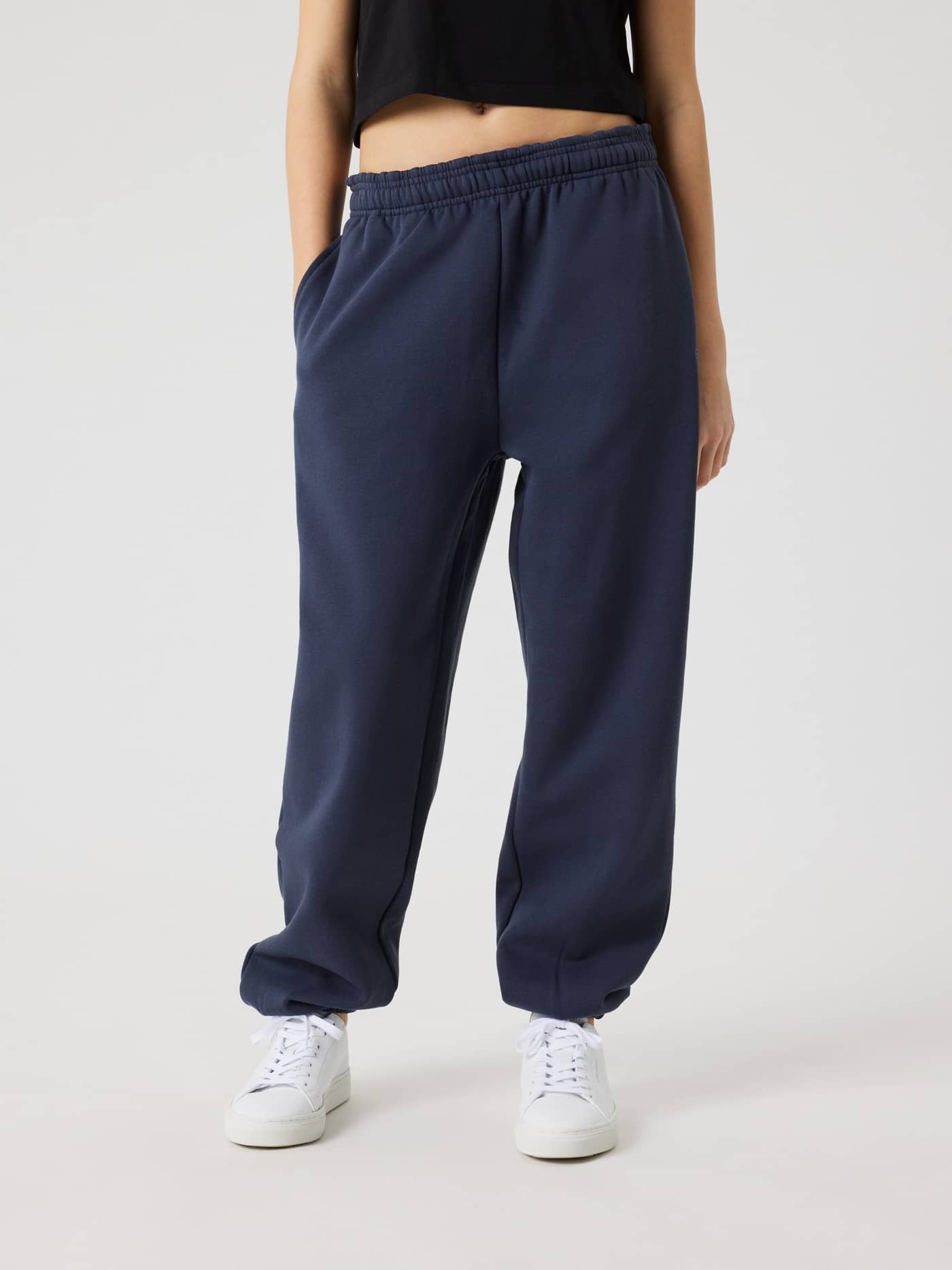 Front view of kids wearing the Borg Oversized Sweatpants in Odyssey Gray (Navy) with a relaxed silhouette. - Image 1