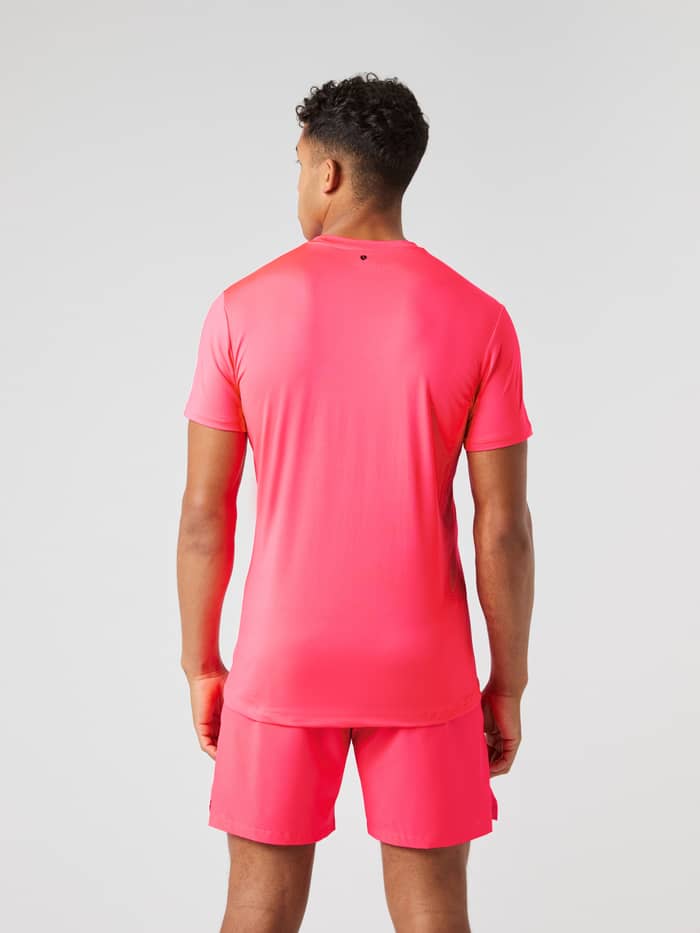 Achteraanzicht van de Borg Graphic T-Shirt in Diva Pink (Roze), ideaal voor functionele training. - Image 2