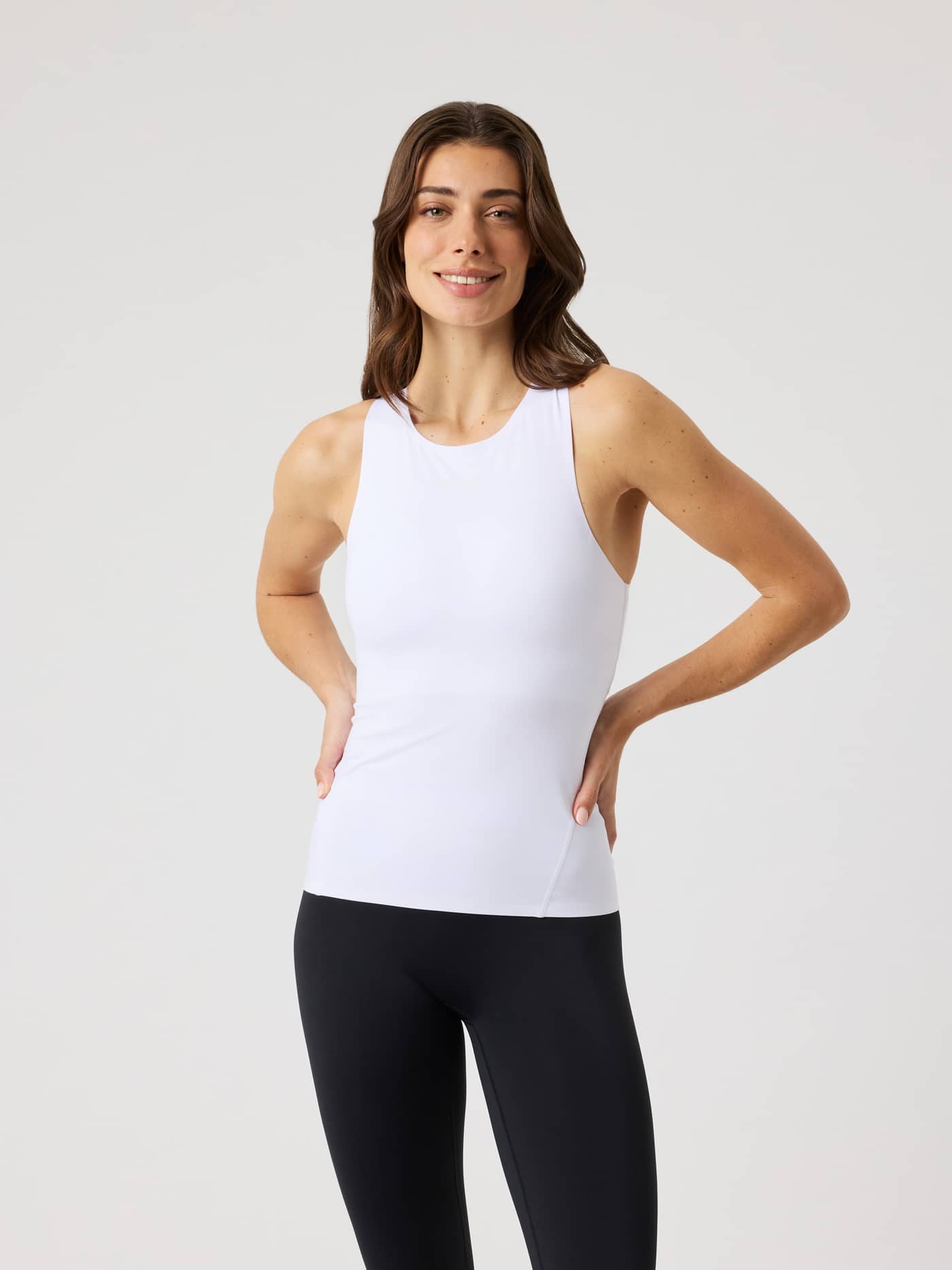 Borg 2 In 1 Tank Top in Brilliant White (Wit) in vooraanzicht met een stijlvolle slim fit voor training. - Image 1