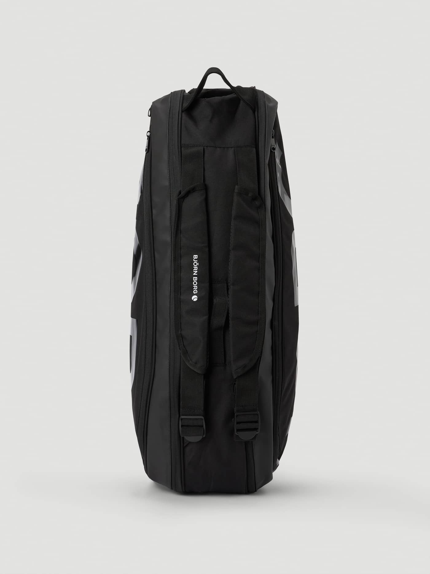 Ace Tennis Bag i Black Beauty (Sort) til tennis med polstrede stropper og et hvidt Björn Borg-logo. - Image 2