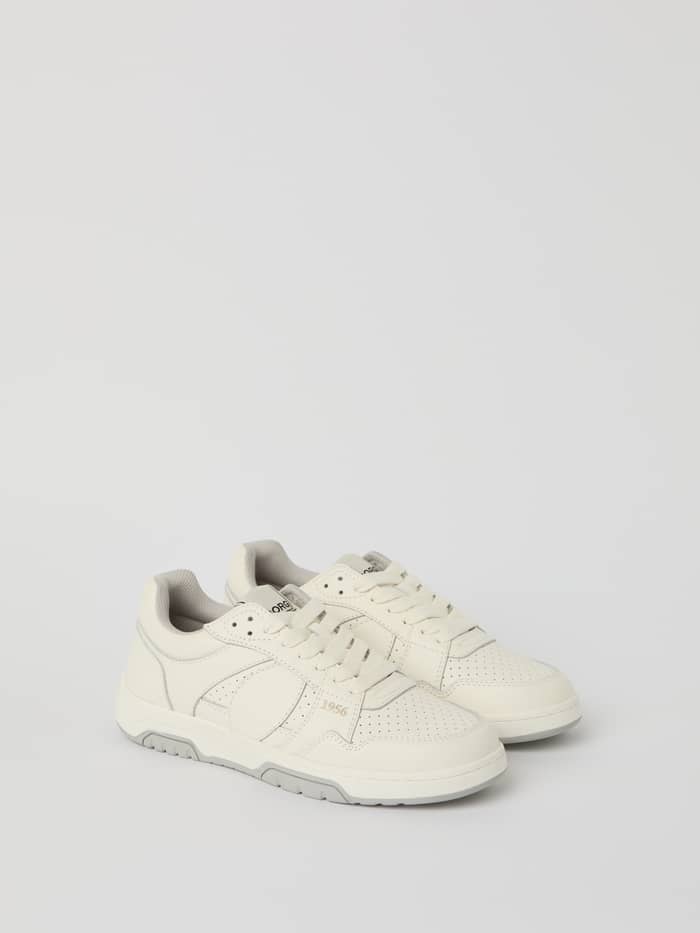 Witte Björn Borg Men's Ollie Leather Sneakers van rundleer met een functioneel design en tennisstijl, zij-aanzicht. - Image 3