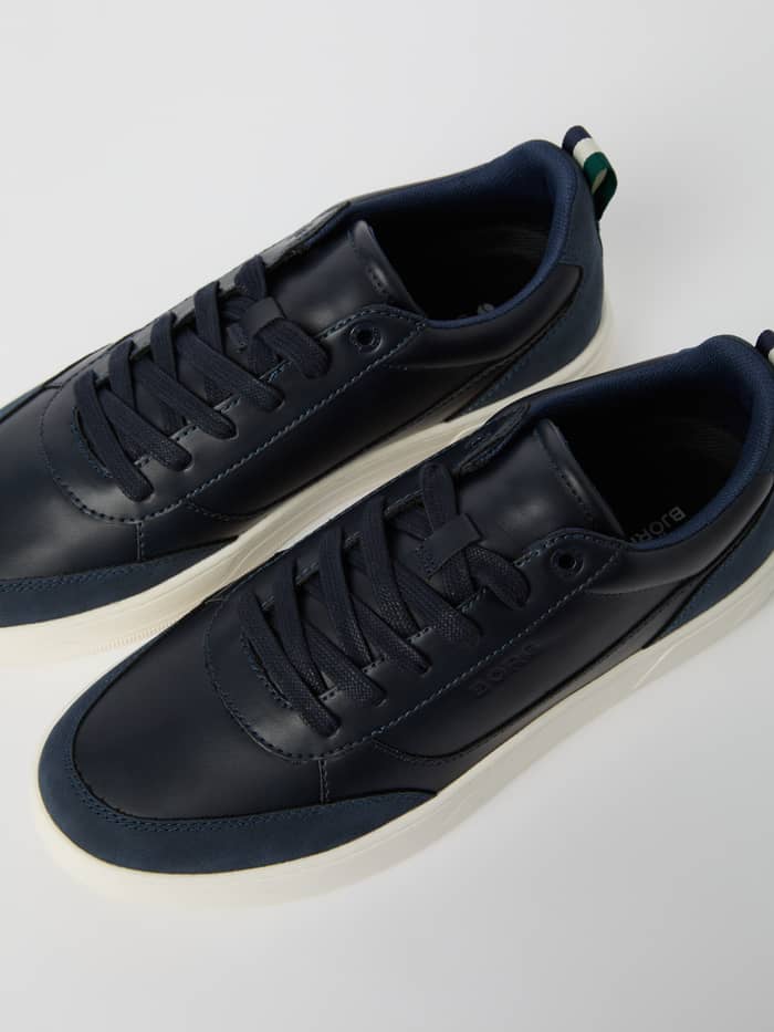 Men's Game Low Sneakers in Navy van kunstleer met een tennisgeïnspireerd ontwerp, bovenaanzicht. - Image 2