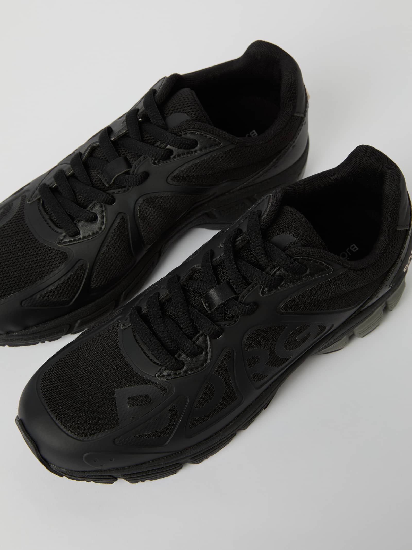 On Running Men\'s Black Athletic Sneakers with White Sole Men main image 3
