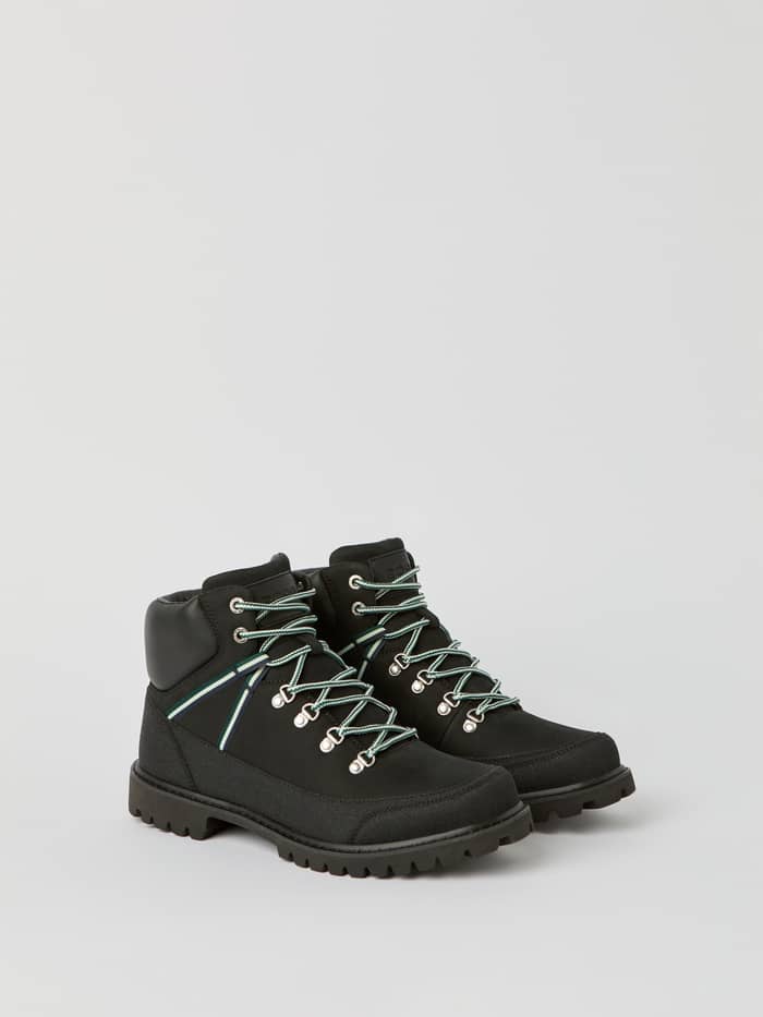 Men's Venture Boots i Sort set forfra i læder med mønstrede snørebånd i hiking-stil og et sort logo. - Image 2