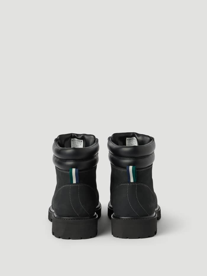 Men's Ridge Boots i Sort set bagfra fremstillet i slidstærkt okselæder med en stilfuld pasform til fritid. - Image 3