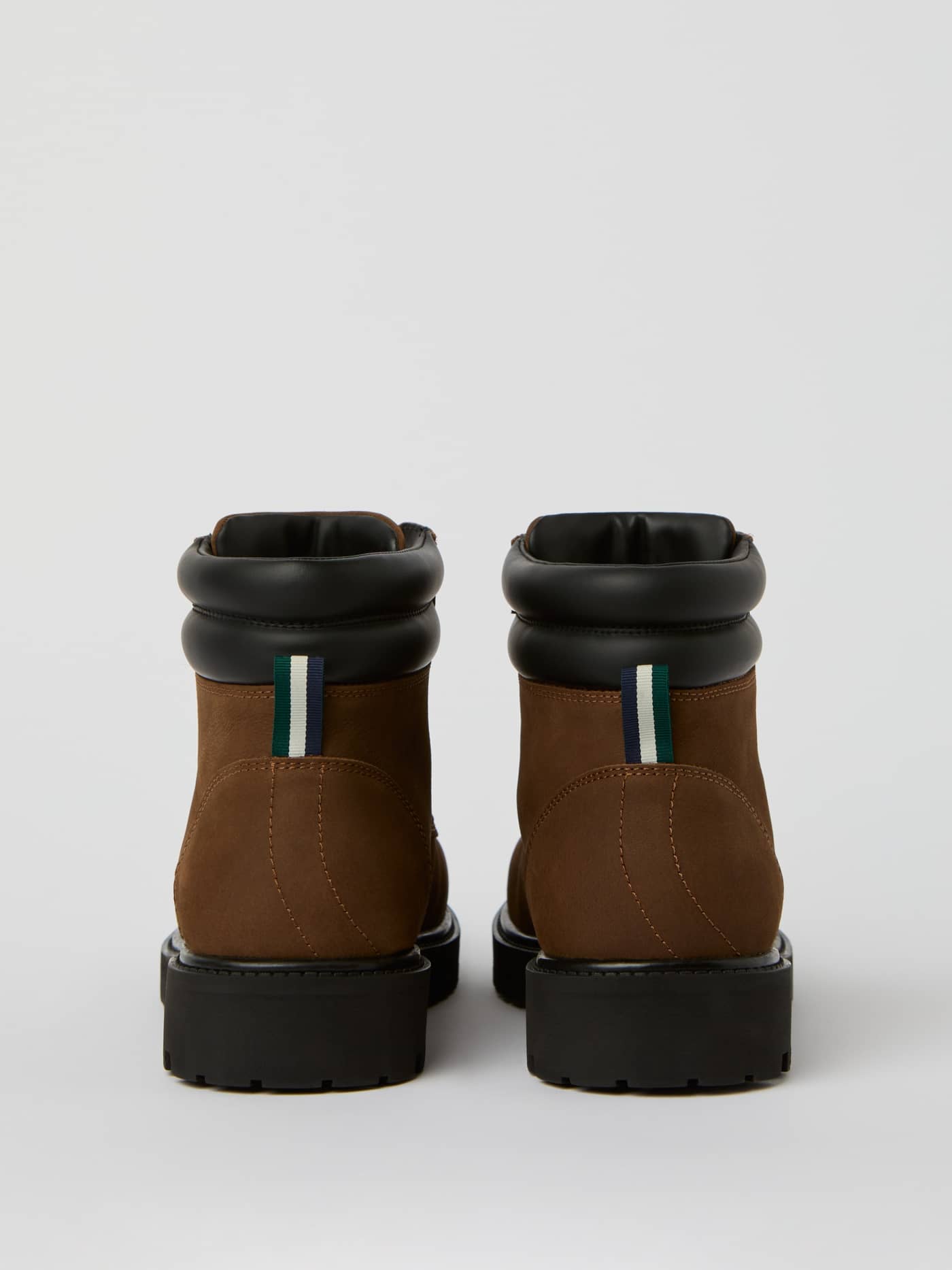 Back view of the Men's Ridge Boots in brown cow leather, featuring a padded collar and a comfortable fit for leisure. - Image 3
