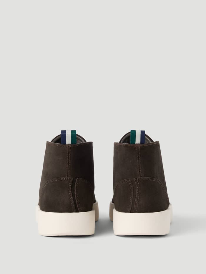 Back view of the brown Men's Desert Chukka Sneakers in suede, featuring a stylish and functional fit for tennis. - Image 3