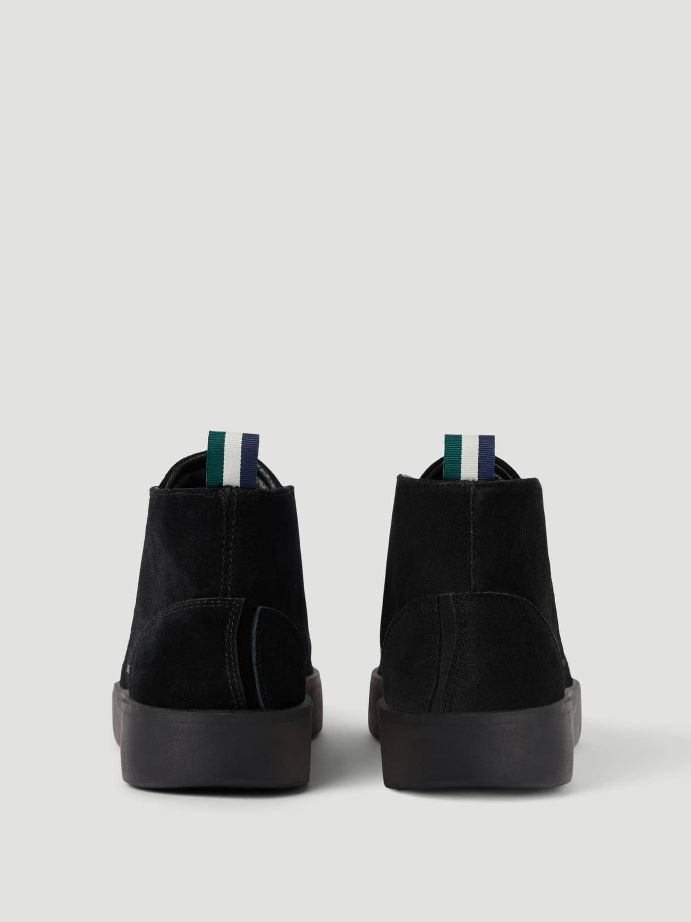 Men's Desert Chukka Sneakers i Black (Sort) i ruskind set bagfra med funktionelle stribede stropper og et stilrent design. - Image 3
