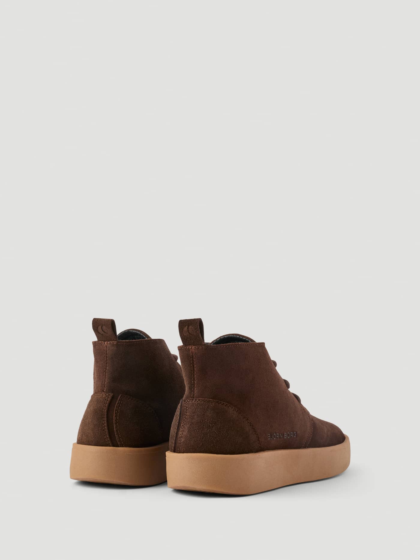 Back view of Men's Desert Chukka Sneakers in Brown suede, featuring a premium tennis-inspired aesthetic and clean fit. - Image 3