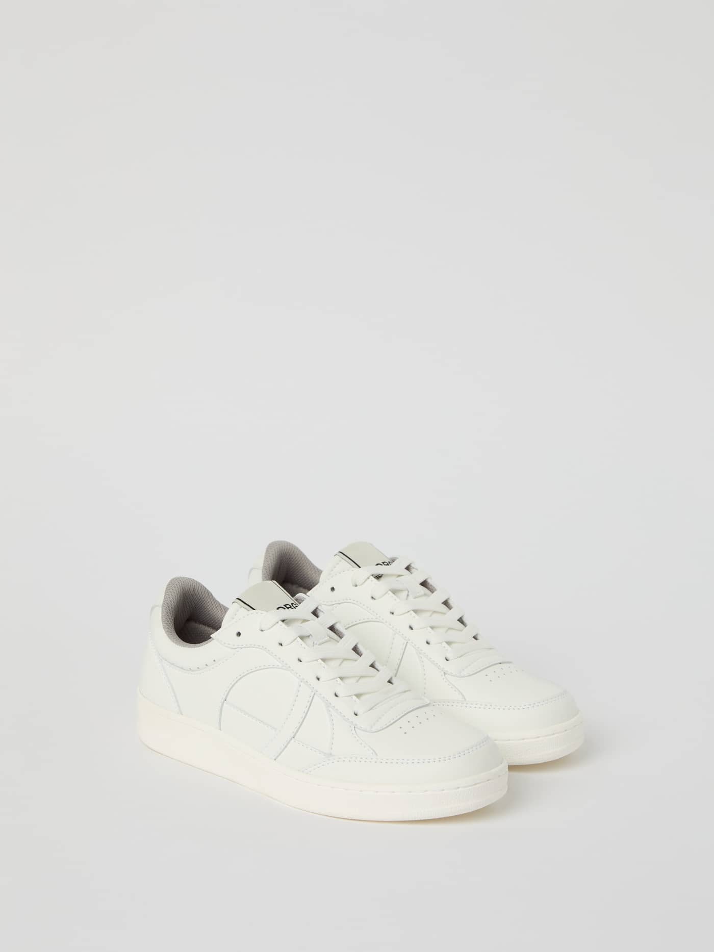 Women's Court WB Sneakers in White, a tennis-inspired shoe in synthetic leather with a black logo, offering style and fit. - Image 1